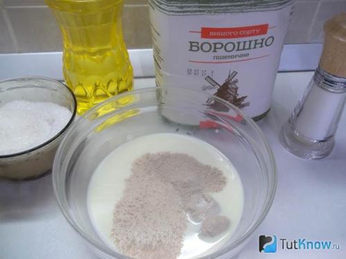 Дрожжевое тесто для пирожков с сухими дрожжами на молоке. Дрожжевое тесто на молоке для пирожков