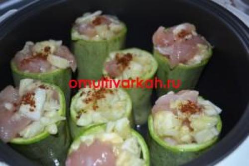 Кабачки фаршированные курицей в мультиварке. Меню