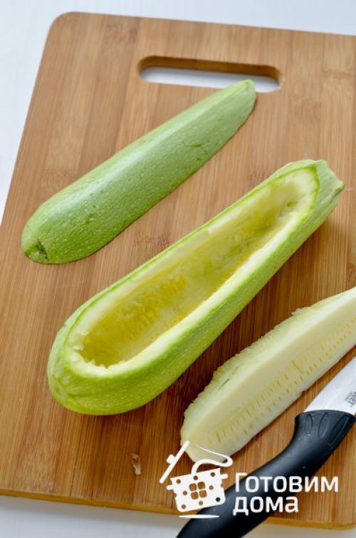 Кабачок фаршированный в духовке с курицей. Кабачки, фаршированные курицей