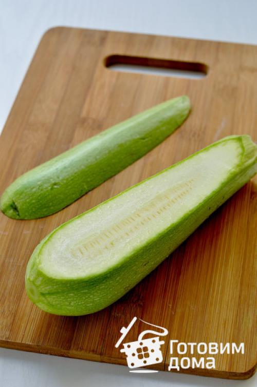 Кабачок фаршированный в духовке с курицей. Кабачки, фаршированные курицей