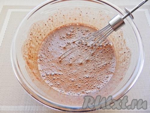 Шоколадный пирог с творожными шариками