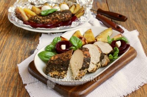 Куриное филе в фольге в духовке