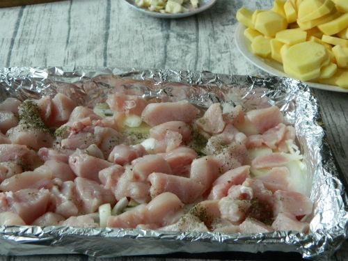 Куриное филе с картошкой в духовке. Как запечь куриное филе с картошкой в духовке пошаговый рецепт с фото