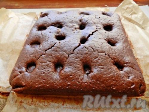 Шоколадный пирог с творожными шариками