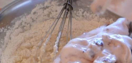 Пирог с яблочным повидлом на кефире. Быстрый пирог на кефирном тесте с повидлом