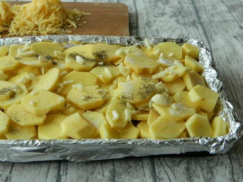 Куриное филе с картошкой в духовке. Как запечь куриное филе с картошкой в духовке пошаговый рецепт с фото