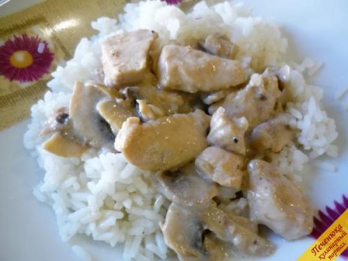 Тушеное куриное филе с грибами. Описание рецепта: