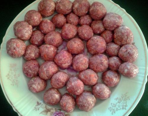 Фрикадельки с спагетти в сливочном соусе. Спагетти с фрикадельками — питательное и вкусное блюдо на каждый день