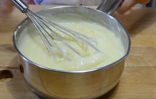 Польская шарлотка с заварным кремом. Гениальная шарлотка с невероятно вкусным заварным кремом: нежнее пирога ты не пробовала!