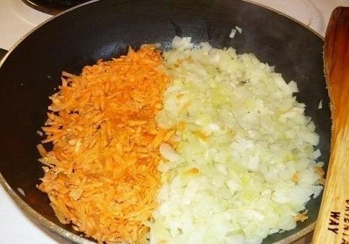 Спагетти с фрикадельками в томатном соусе. Спагетти с фрикадельками под соусом