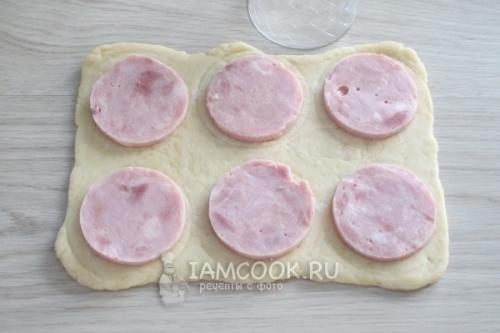 Пирожки с сыром ветчиной помидорами. Пирожки с ветчиной и сыром