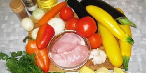 Курица с баклажанами и кабачками в духовке. Как приготовить курицу с кабачками в духовке