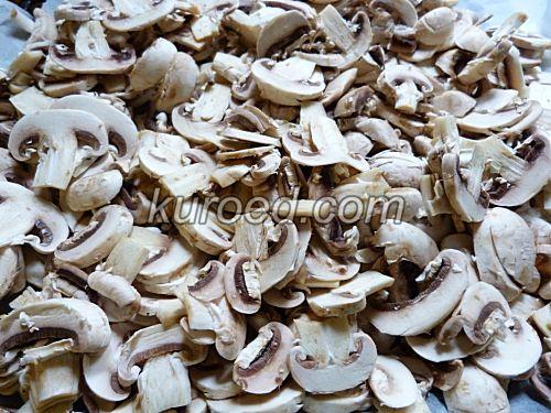 Курица с грибами и баклажанами в духовке.