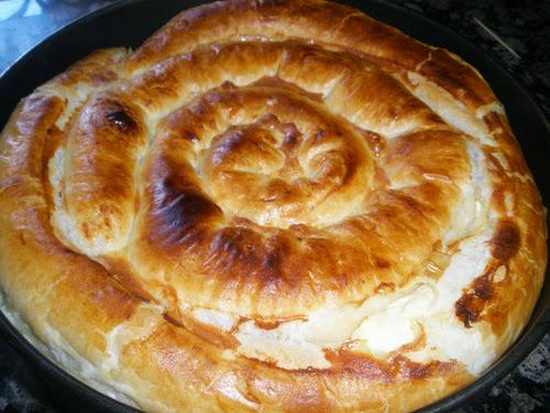 Улитки из слоеного теста с творогом. Пирог улитка из слоеного теста с сладким творогом