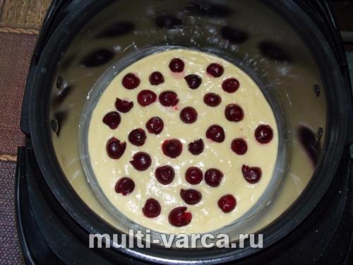 Пирог на кефире с вишней в мультиварке. Пирог на кефире с вишней