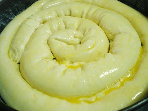 Улитки из слоеного теста с творогом. Пирог улитка из слоеного теста с сладким творогом