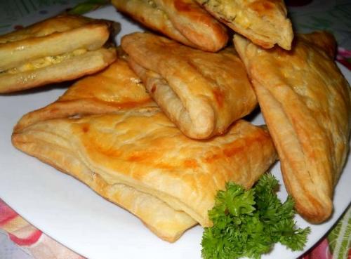 Конвертики из слоеного теста с творогом. Конвертики из слоеного теста с творогом рецепт с фото