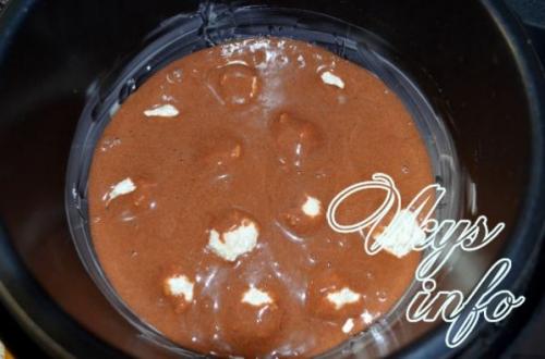 В мультиварке шоколадный пирог с творожными шариками. Пирог с творожными шариками в мультиварке