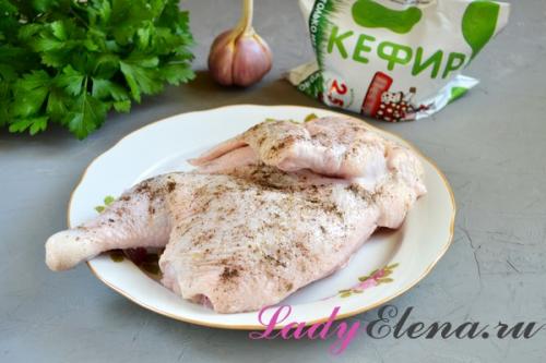 Курица маринованная в кефире запеченная в духовке. Курица в кефире в духовке