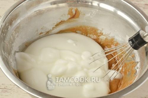 Пирог восторг с творожными шариками. Пирог с творожными шариками