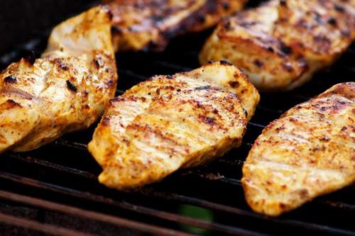 Филе курицы маринованная в кефире. В фольге