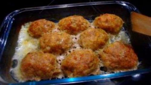 Рецепт биточков из фарша с подливкой. Биточки из фарша с подливкой в духовке