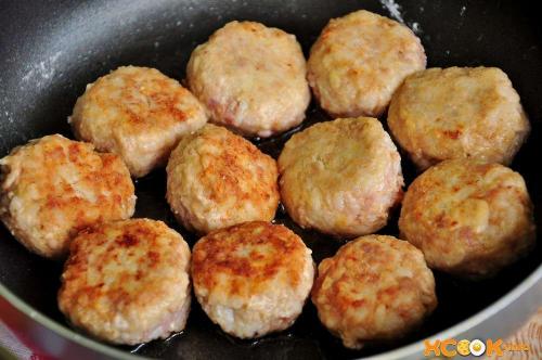 Тефтели, как в детском саду без риса. Пошаговый рецепт приготовления мясных тефтелей с рисом в соусе как в детском саду с фото