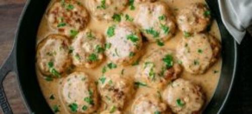 Рецепт биточков из фарша с подливкой. Биточки из фарша с подливкой в духовке