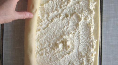 Творожные завитушки в сметанной заливке. Творожные «завитушки» в сметанной заливке