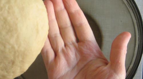 Творожные завитушки в сметанной заливке. Творожные «завитушки» в сметанной заливке