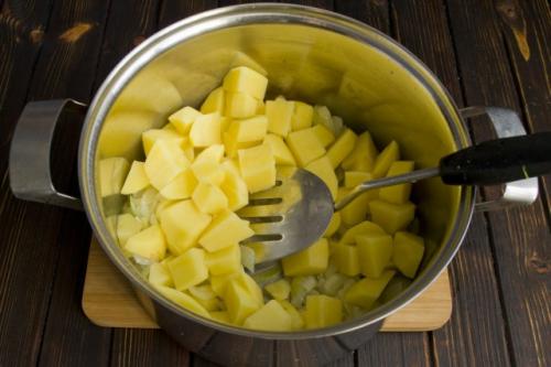 Диетический крем-суп из брокколи. Рецепт 2: суп-пюре из брокколи на курином бульоне