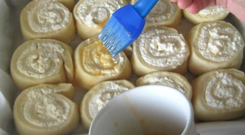 Творожные завитушки в сметанной заливке. Творожные «завитушки» в сметанной заливке