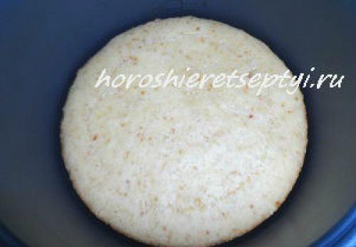 Пирог с начинкой из сгущенки в мультиварке. Ингредиенты: