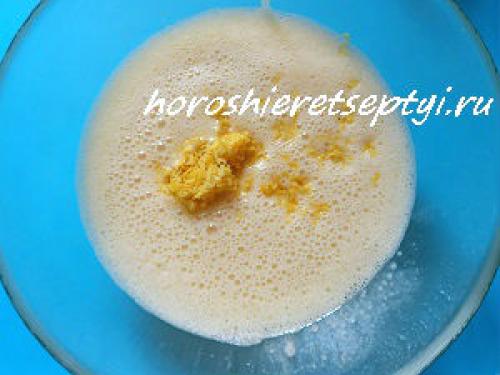 Пирог с начинкой из сгущенки в мультиварке. Ингредиенты: