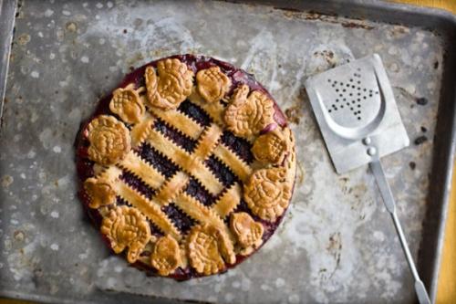 Как украсить яблоками пирог. Как оригинально украсить пирог