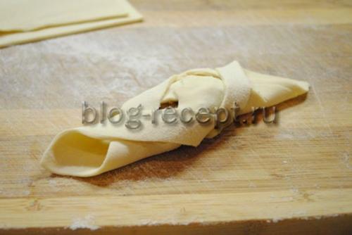 Рецепты из слоёного теста с яблоками. Ингредиенты: