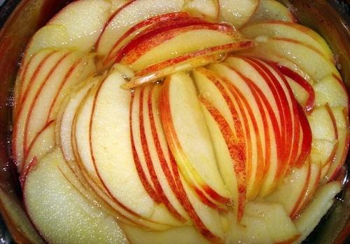 Печенье из слоеного теста с яблоками. Печенье из слоеного теста с яблоком — простой рецепт