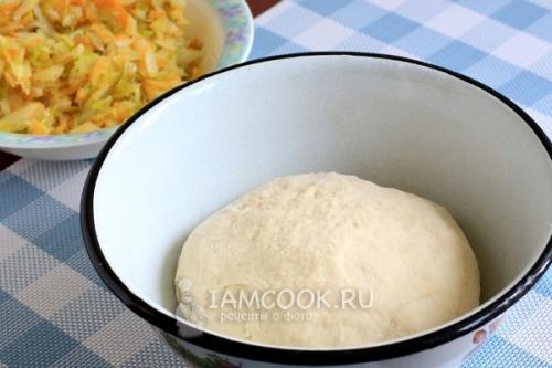 Пирожки на кефире с капустой. Пирожки с капустой на кефире (на сковороде)