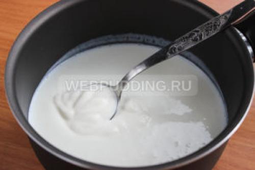 Быстрые пирожки на кефире готовятся моментально на сковороде.