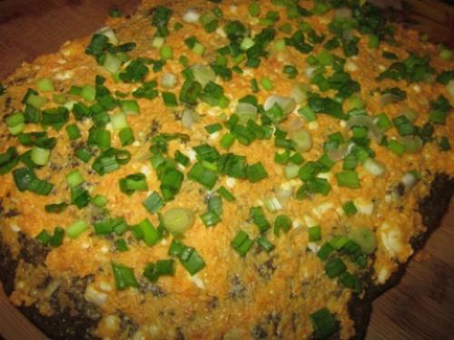 Печеночный торт с плавленым сыром. Печеночный торт с плавленным сыром. Необычный рецепт закуски для праздничного стола