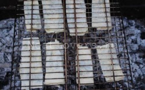 ЛАВАШ с сыром и зеленью на мангале рецепт. Как приготовить хрустящие конвертики из лаваша с нежной сырной начинкой