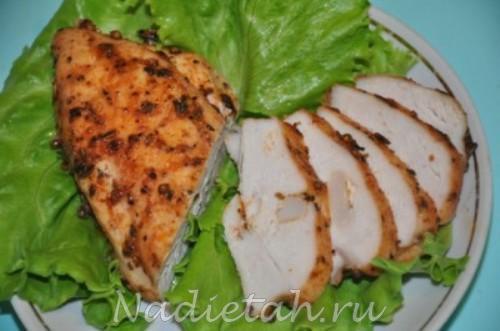 Куриная грудка вместо колбасы. И кто там жаловался что куриные грудки сухие и невкусные? :))))))