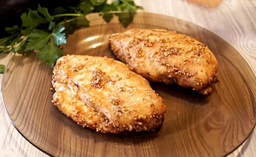 Куриная грудка целиком в духовке. Сочная куриная грудка, запеченная в духовке – 7 лучших рецептов приготовления