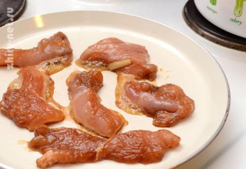 Диетическая куриная грудка на сковороде. Как приготовить куриную грудку сочно