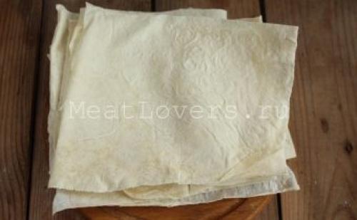 ЛАВАШ с сыром и зеленью на мангале рецепт. Как приготовить хрустящие конвертики из лаваша с нежной сырной начинкой