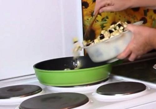 Икра из баклажанов. Икра из баклажанов на сковороде