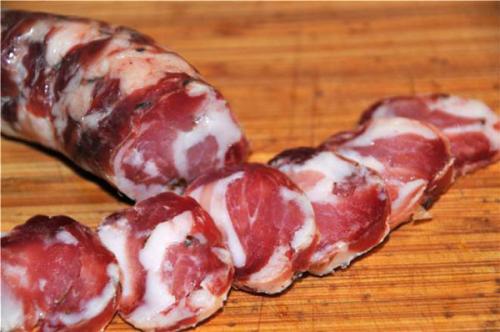 Сыровяленая колбаса в домашних условиях из свинины. Сыровяленая колбаса из свинины