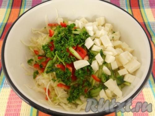 Салат с брынзой и капустой