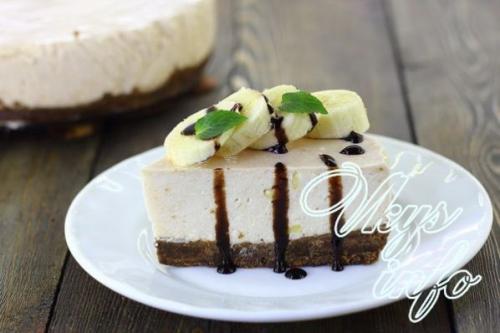 Чизкейк из творога с бананом без выпечки. Чизкейк с творогом и бананом