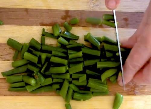 Полезный салат с авокадо и стручковой фасолью